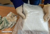 Ponad kilogram amfetaminy znaleziony w aucie