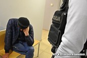 Skradzione kosmetyki chował do nosidełka
