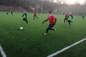 Piłkarze szlifują formę w sparingach