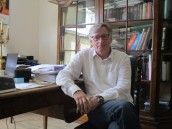 Ludzie powinni móc przyjść do teatru 