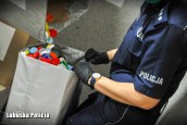 Policjantki pomagają 15-letniej Wiktorii