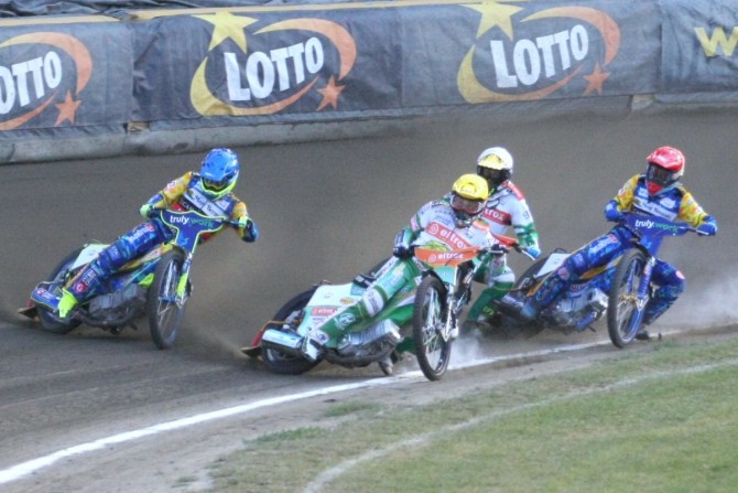 3 lipca Stal wygrała z Włókniarzem 32:28, ale mecz nie został zaliczony