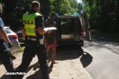 Topił się w bagnie uciekając przed policją