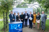 Umowa podpisana w części różanej parku