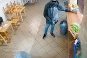 Recydywista ukradł skrzynkę z pieniędzmi