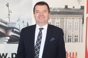 Internet się sprawdza, ale książka musi być