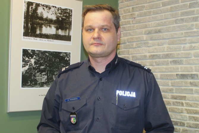 Naczelnik wydziału ruchu drogowego - nadkom. Marek Waraksa