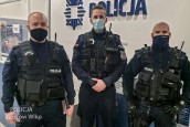 Gaz w mieszkaniu, szybka akcja policjantów