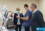 Robot chirurgiczny da Vinci gotowy do pracy