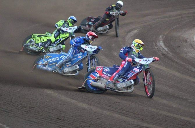 Bartosz Zmarzlik rozpoczął starty w GP od szóstego miejsca