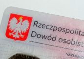 Dowody osobiste z odciskami palców