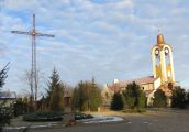 Krzyż powstały na bazie poniemieckiego słupa