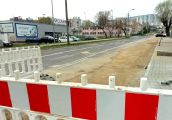 Będą wylewać asfalt, utrudnienia powstaną na całej ulicy
