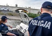 Nad wodą tłoczno. O bezpieczeństwo dbają policjanci