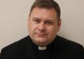 Chodził do gorzowskiej SP nr 4, dzisiaj został biskupem