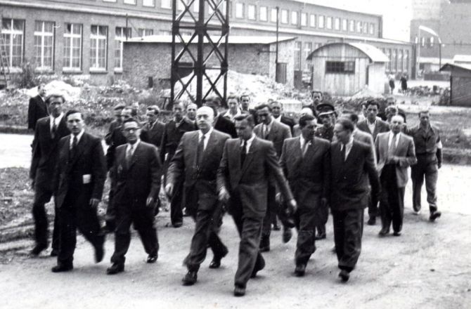 Premier Józef Cyrankiewicz na otwarciu Stilonu w lipcu 1951 roku