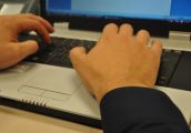 Mieli zarobić kryptowalutach. Stracili ponad 130 tysięcy