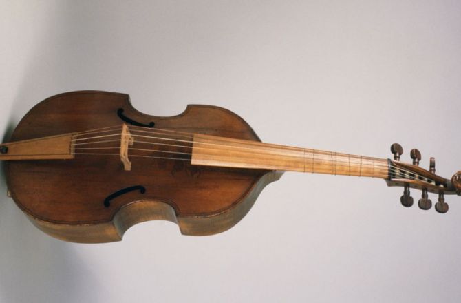 Fot. Viola da gamba. Zdjęcie Gabriel Serra, Barcelona Music Museum.