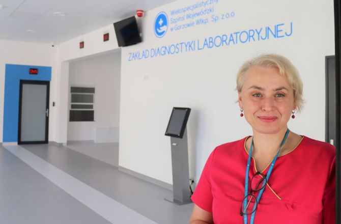 Beata Piekarska, kierownik szpitalnego Zakładu Diagnostyki Laboratoryjnej, zaprasza do nowego punktu pobrań