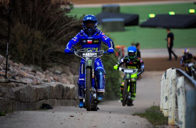 Bartosz Zmarzlik w Malilli