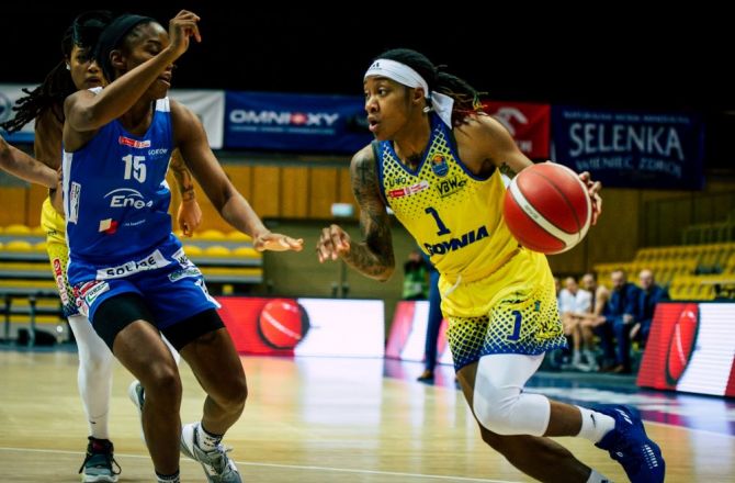 Najskuteczniejsze zawodniczki w obu zespołach - Lindsay Allen (z lewej) i Jasmine Thomas