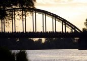 To nie żart. Jest szansa na remont kładki kolejowej