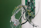 Wymienią starą instalację elektryczną