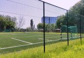 Boiska czekają, bo wykonawca czeka aż... urośnie trawa