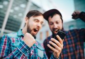 SuperBet bukmacher online promuje lokalne drużyny