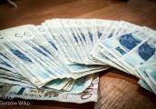 Znalazł pieniądze, przyniósł na komisariat
