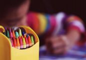 Kolorowanki wpływają na rozwój dzieci. Jakie niosą korzyści?
