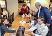Łzy szczęścia i wzruszenia na spotkaniu wigilijnym