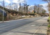 Zapada się skarpa przy Walczaka nad leżakownią