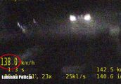 Prawie 140 km/h i wyprzedzanie na zakazie