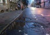 Rozważania o naturze dziury przy domu