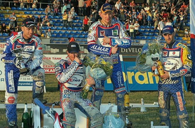 XI Memoriał Edwarda Jancarza w 2008 roku. Od lewej: N. Pedersen, J. Crump, K. Kasprzak i T. Gollob