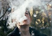 E-papierosy – plaga w polskich szkołach