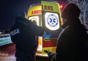 Wszedł na słup, nie chciał zejść. Pomogli negocjatorzy