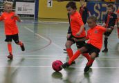 Młodzi piłkarze zagrali w hali przy Szarych Szeregów