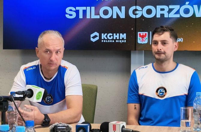 Od lewej trener Andrzej Kowal i Kamil Kwasowski