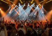 Wzięła pracę zdalną i pojechała na koncert