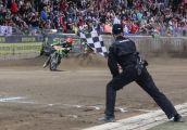 Vaculik pierwszy, Woźniak ostatni