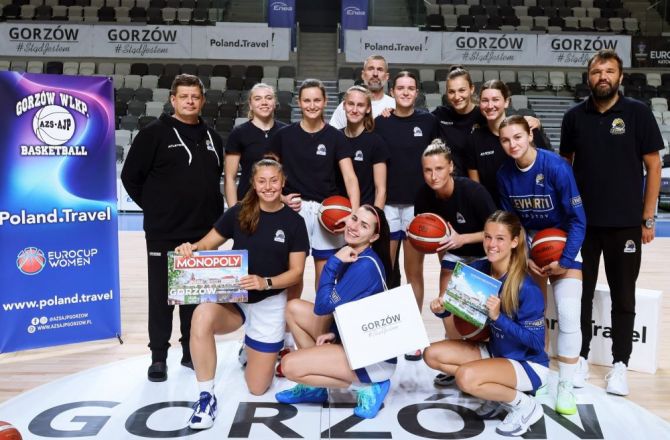 Koszykarki z Chomutowa już zapoznały się z Areną Gorzów, otrzymały również pamiątki o Gorzowie