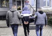 Dopiero po oddaniu pieniędzy zadzwoniła na numer alarmowy