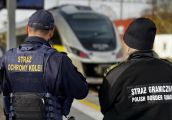 Agresywny Hiszpan kopnął kierownika pociągu