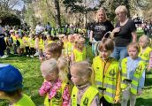 Poszukiwali kolorowych jajeczek