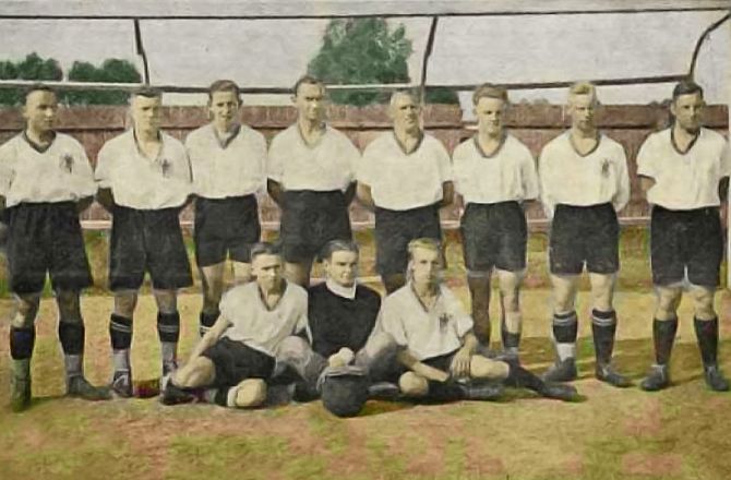 Na zdjęciu drużyna Preussen Landsberg w 1929 roku na boisku przy dzisiejszej ulicy Kobylogórskiej
