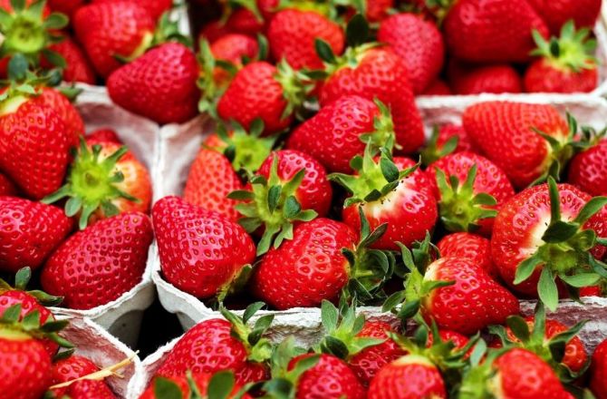 Ile kosztują truskawki? Analiza cen prosto z paragonów!