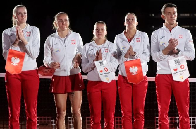 Zespół Polski podczas BJK Cup w Radomiu w kwietniu 2025 roku. Iga Świątek w tym turnieju nie zagrała z powodu kontuzji