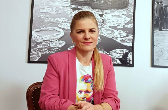 Dyrektor dr Ewa Pawlak